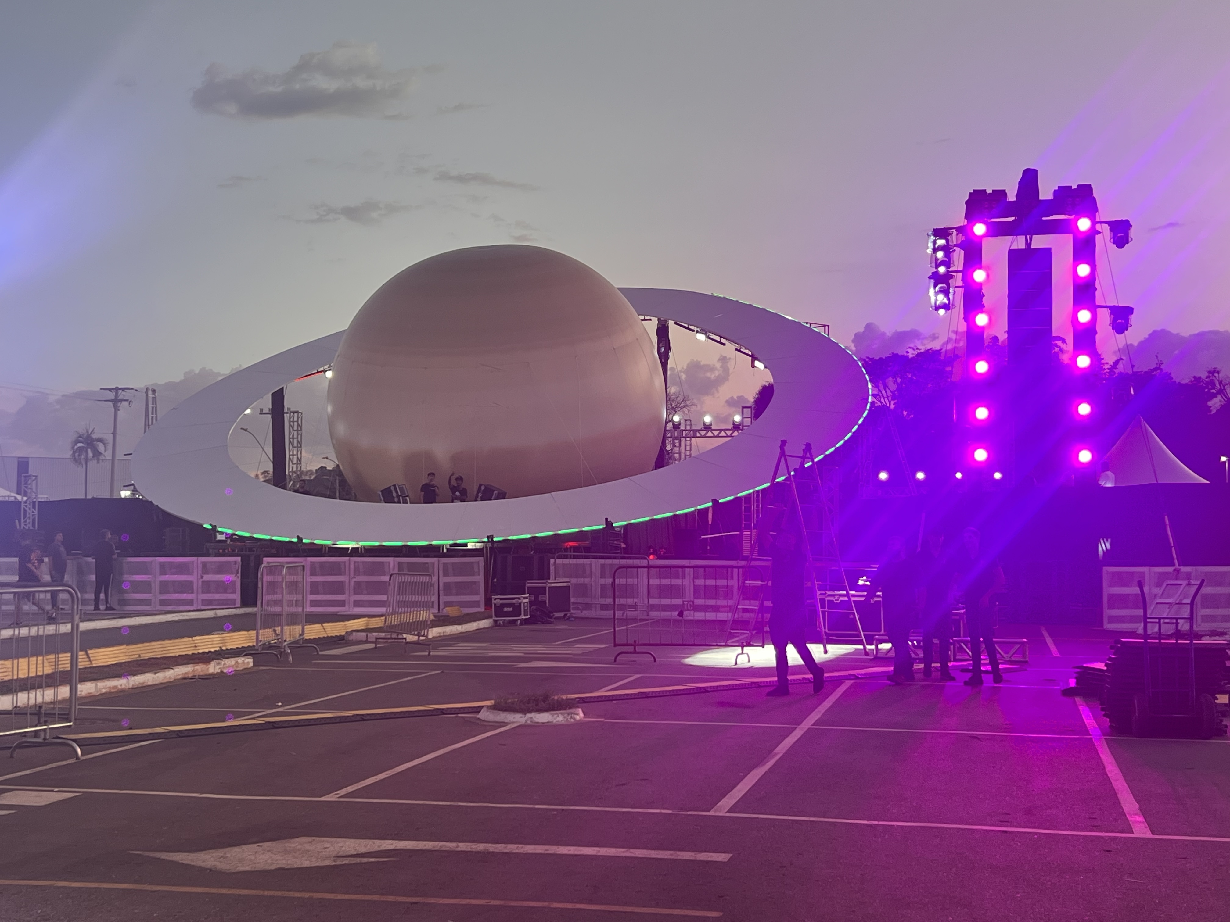 ABSTRACT SATURNO 2023-49