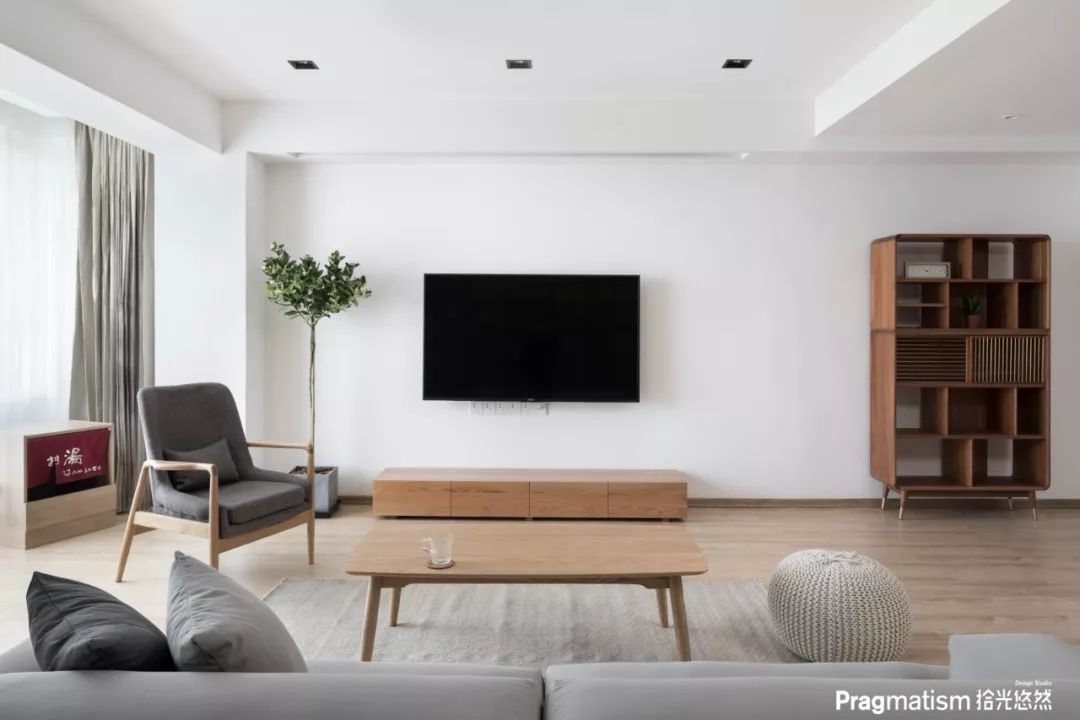 成都 300 平米跃层私宅设计，功能强大且明亮简洁-41