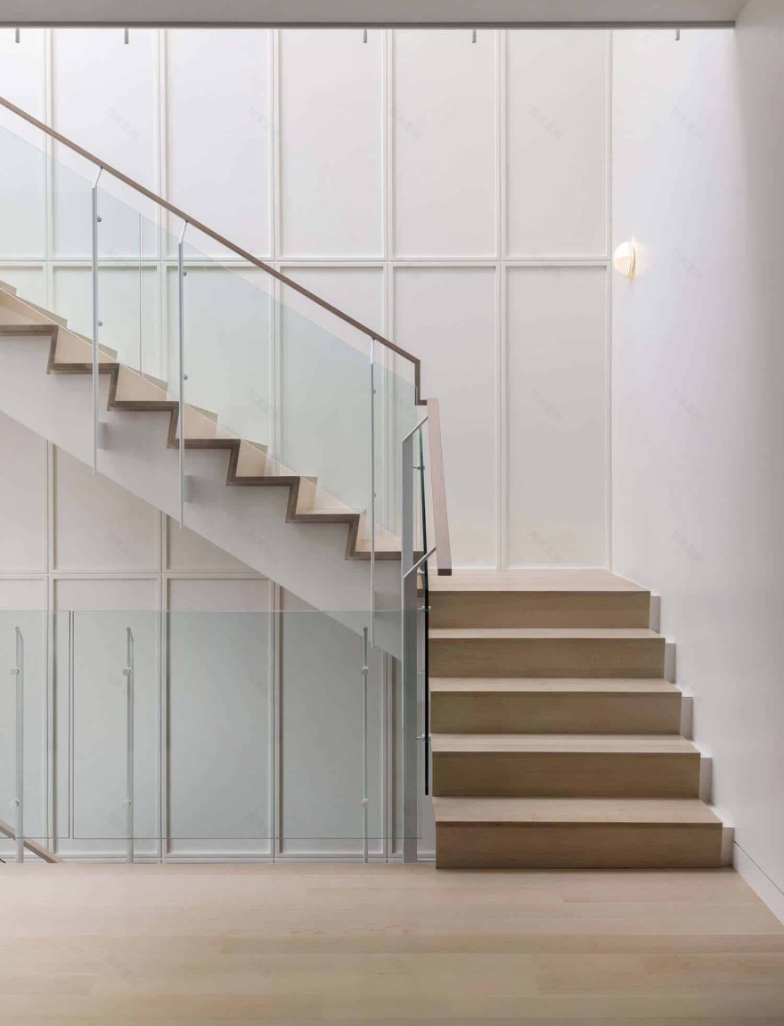 A modern renovation of a townhouse for empty nesters in Washington, DC-17