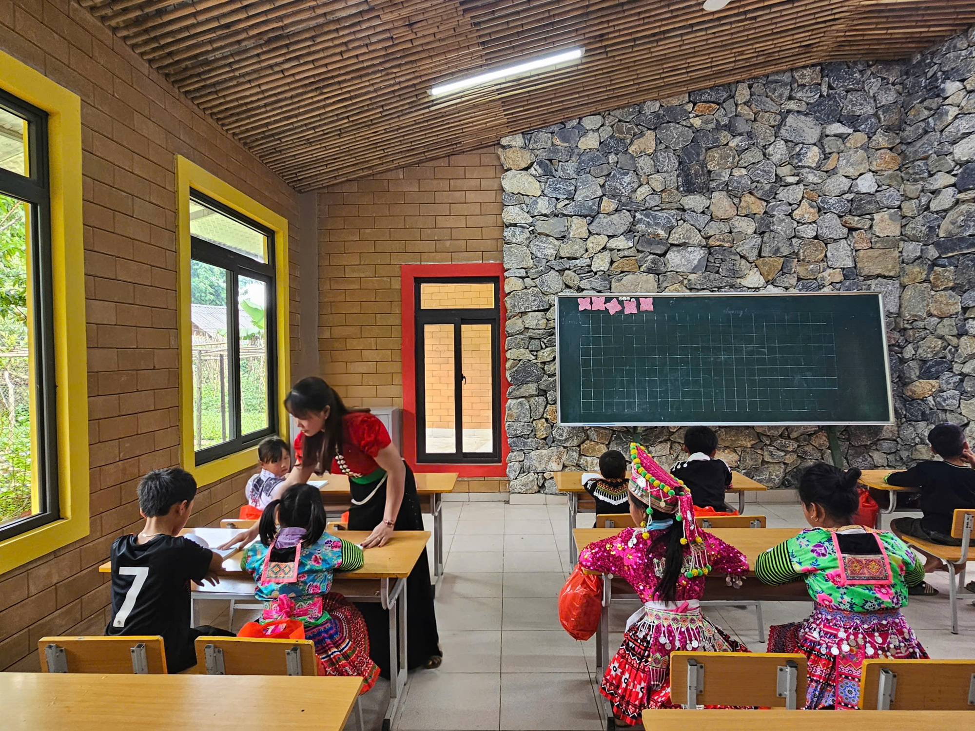 Hang Tau Kindergarten and Primary School / 1+1>2 Architects-31