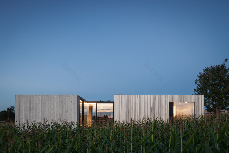 比利时乡村景观中的生活焦点-17