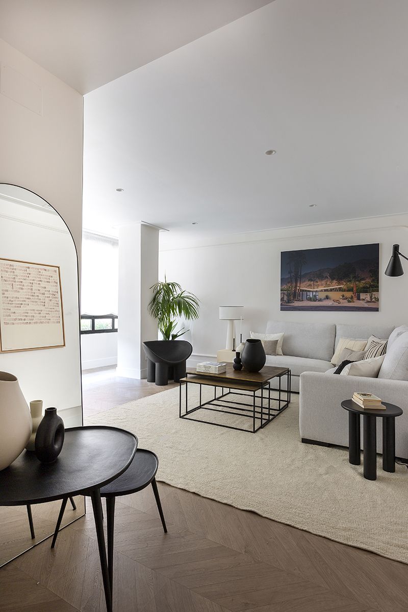 白色浪漫 | 马德里市中心优雅公寓的惊艳改造-1