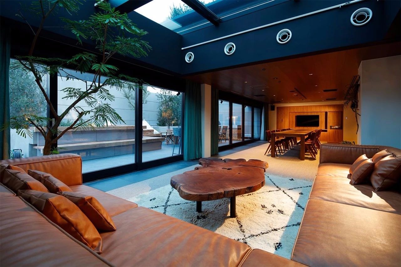 这个LOFT酒店装潢简单 / 住一晚却要6000块-27