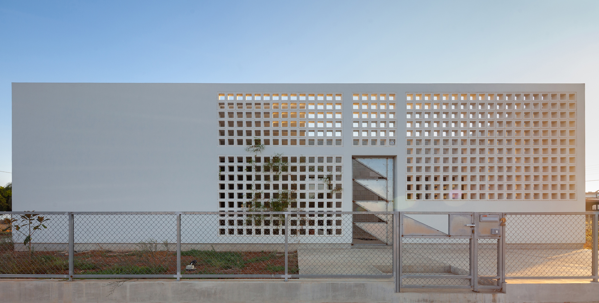 A House with Four Gardens / draftworks architects-30