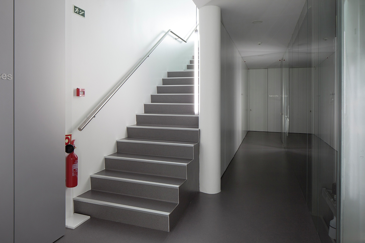 葡萄牙牙科诊所设计 | 个性化的医疗环境-48