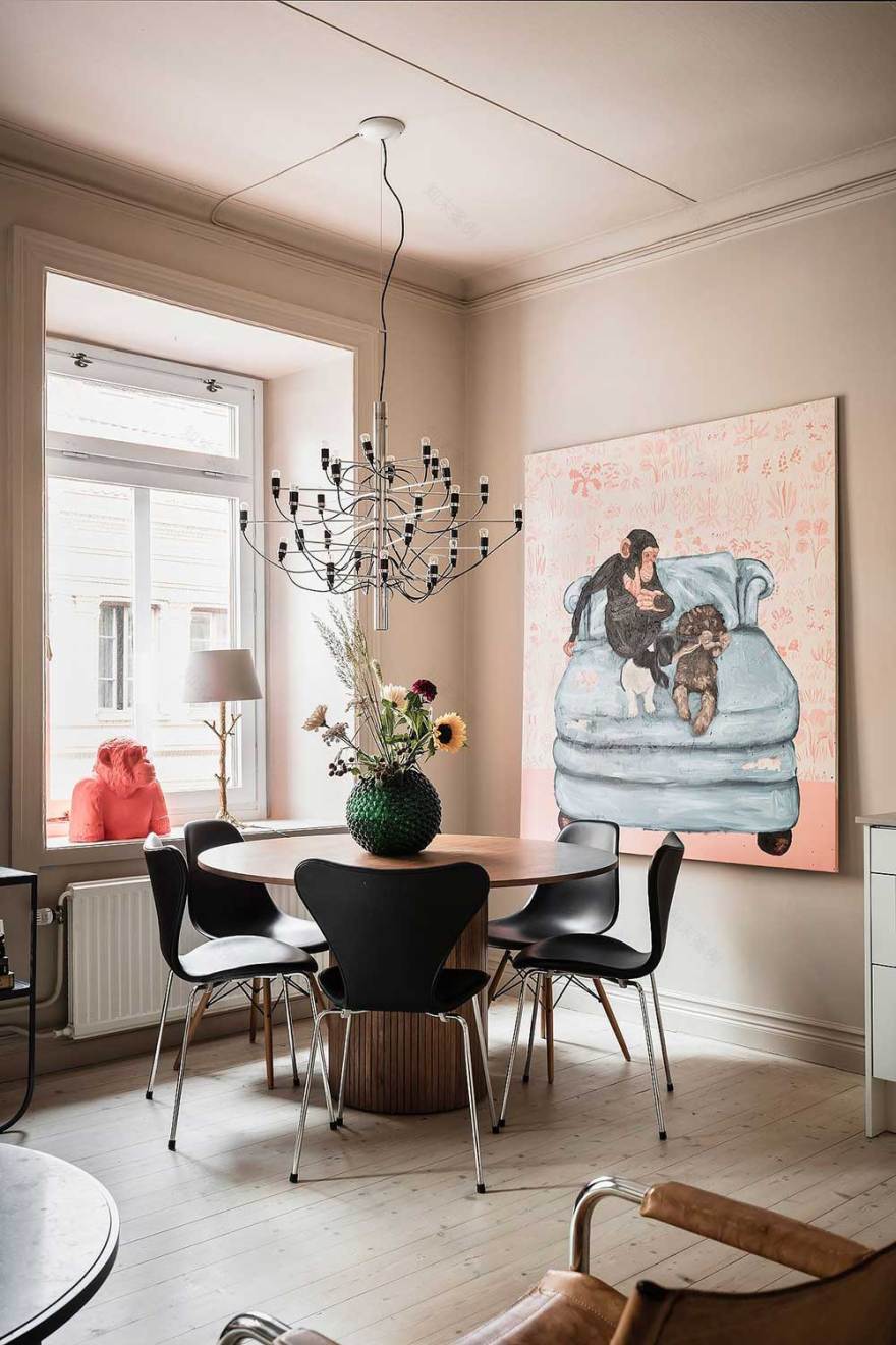 瑞典 48 平米趣味公寓 | 暖色调与幽默壁画完美结合-14