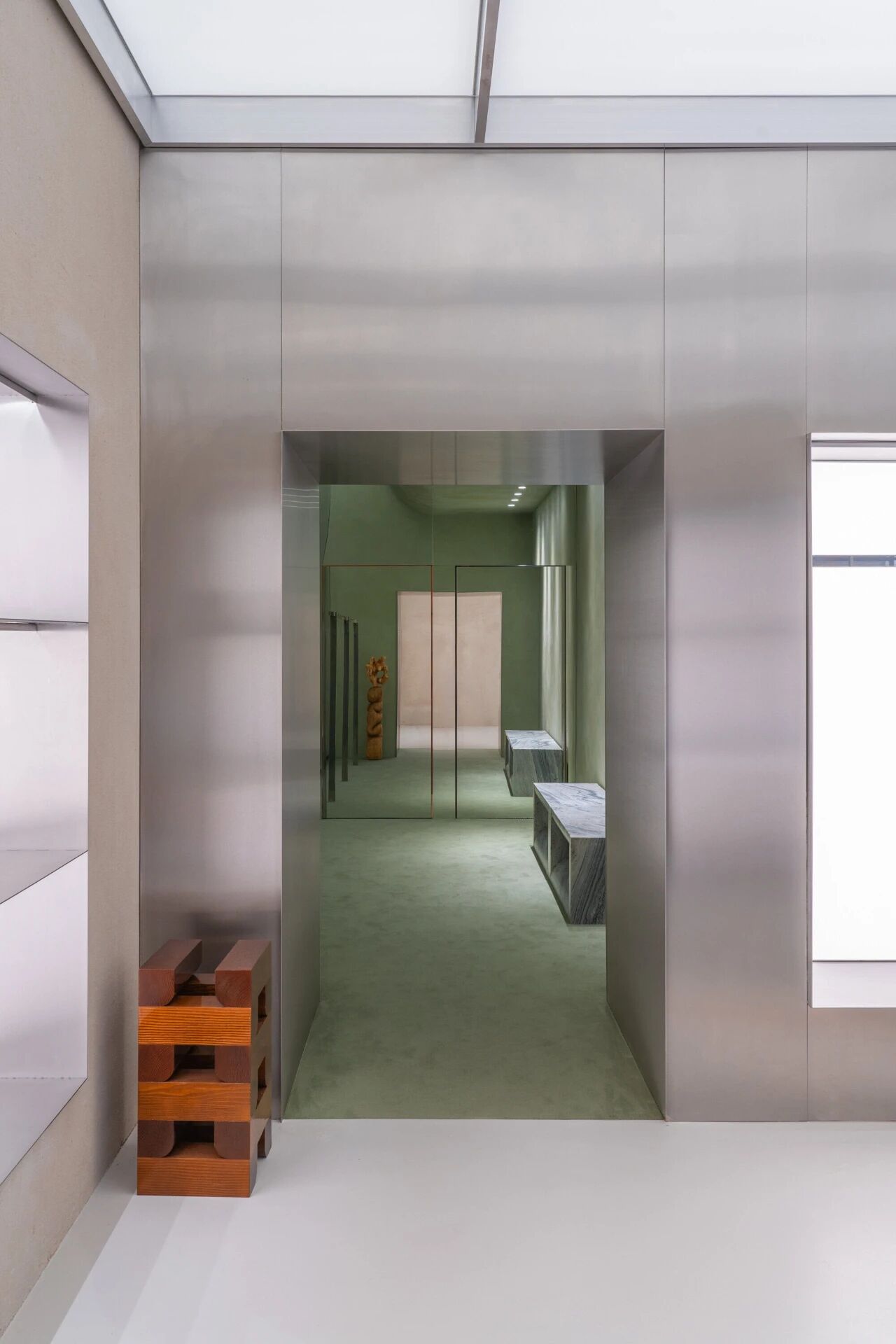 J· Lindeberg先锋美学概念店设计-15