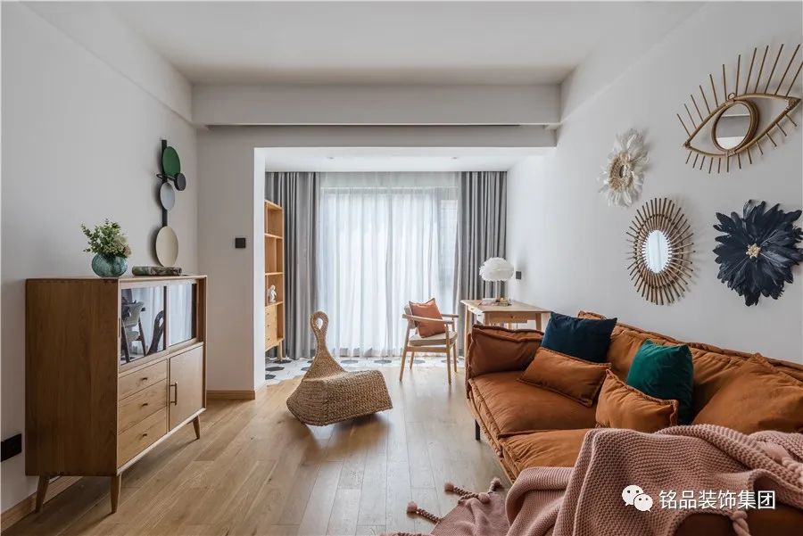 85㎡北欧风旧房改造,原木与乳胶漆的完美融合-5