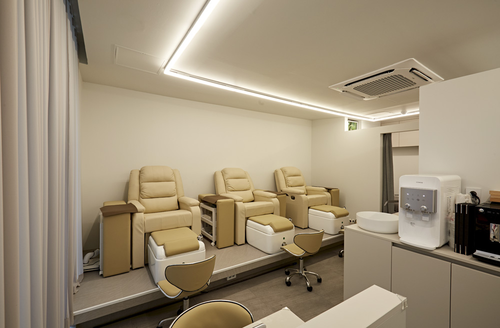 宁静现代的 9 坪小店室内设计-3