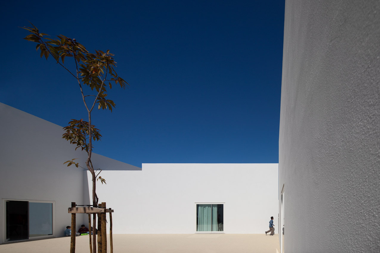 Aires Mateus 打造独特校园空间-41