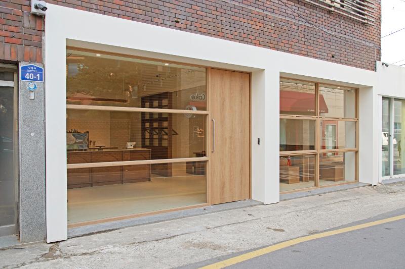 白色&木调  Instagram 风咖啡馆设计-2