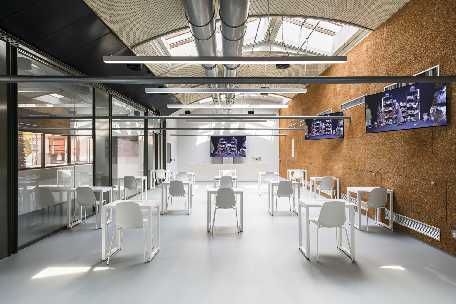 意大利米兰 Accademia Della Moda Milano 总部设计,时尚与创意的完美融合-14