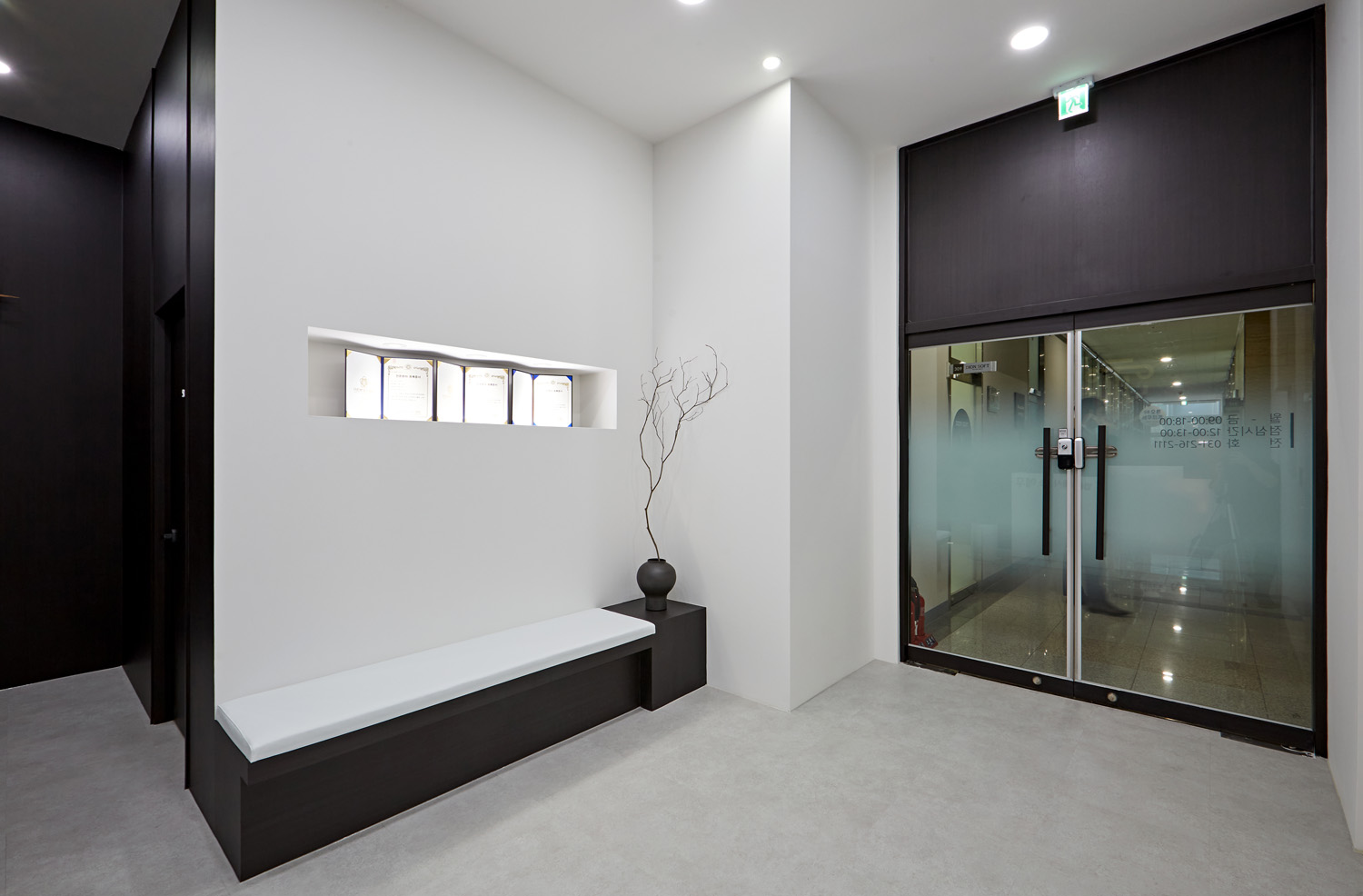 28 平极简黑白风格法律事务所室内设计-5