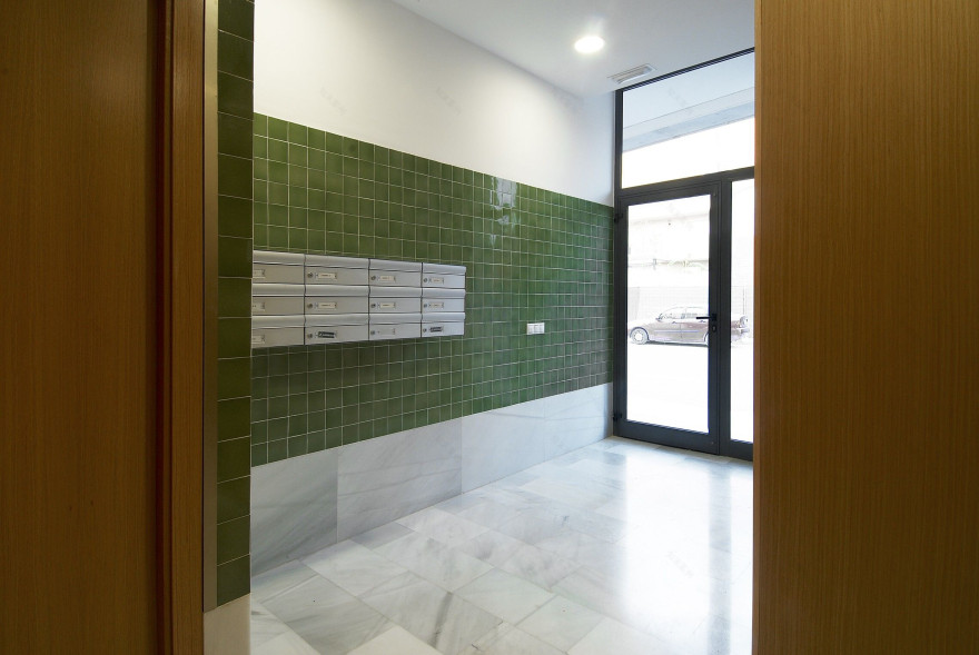 土砖与铝窗的现代融合——西班牙 Turís 镇 9 号公寓-18