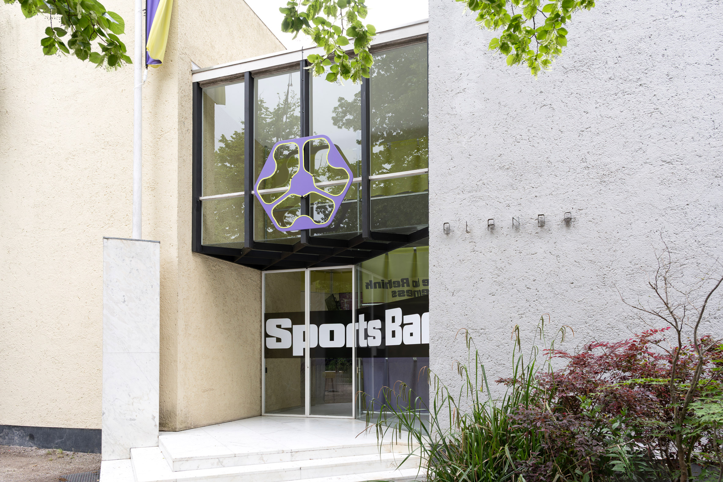 Sidelined（荷兰馆改造的动态体育酒吧）丨Amanda Pinatih,Gabriel Fontana-7