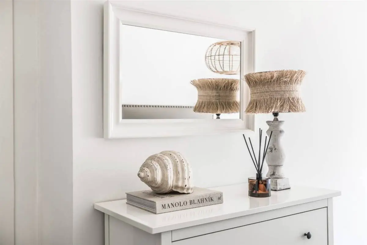 西班牙 Costa Brava 蓝色假期双层公寓，设计师 Eva Mesa 的完美杰作-12