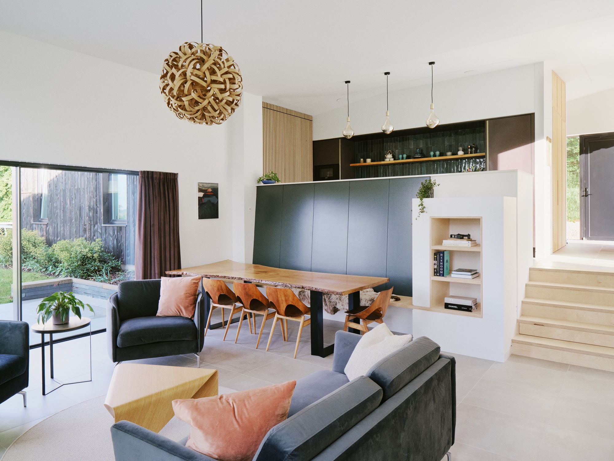 一间办公室和两所房子丨英国因弗内斯丨Loader Monteith-22