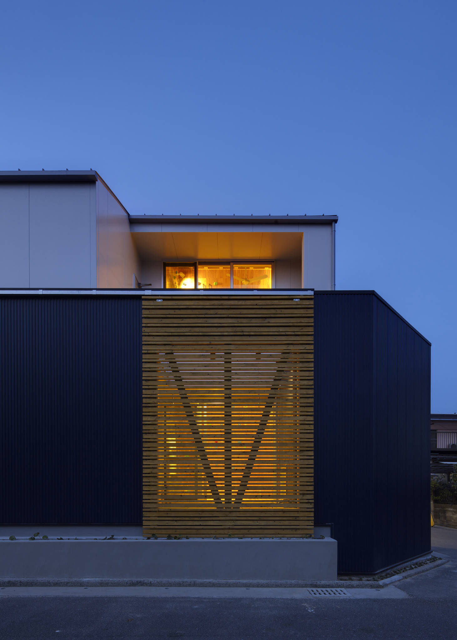 日本福冈简约住宅 | 攀岩墙与自然光的完美融合-6