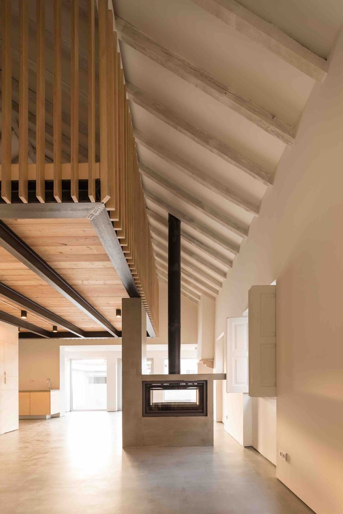 葡萄牙特拉法里亚度假屋 | 木质分隔打造舒适私密空间-41