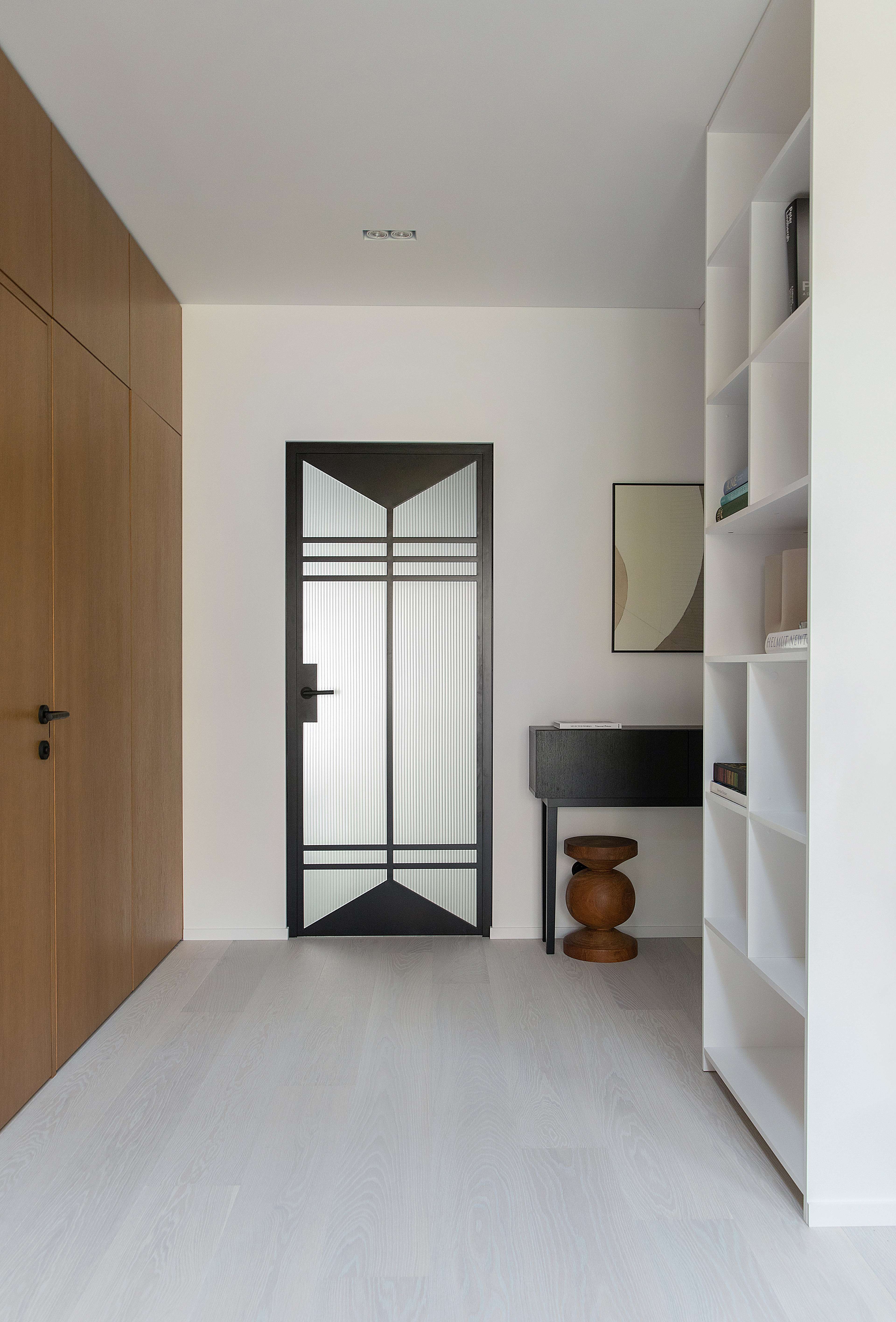 Butas prie upės InArch-23