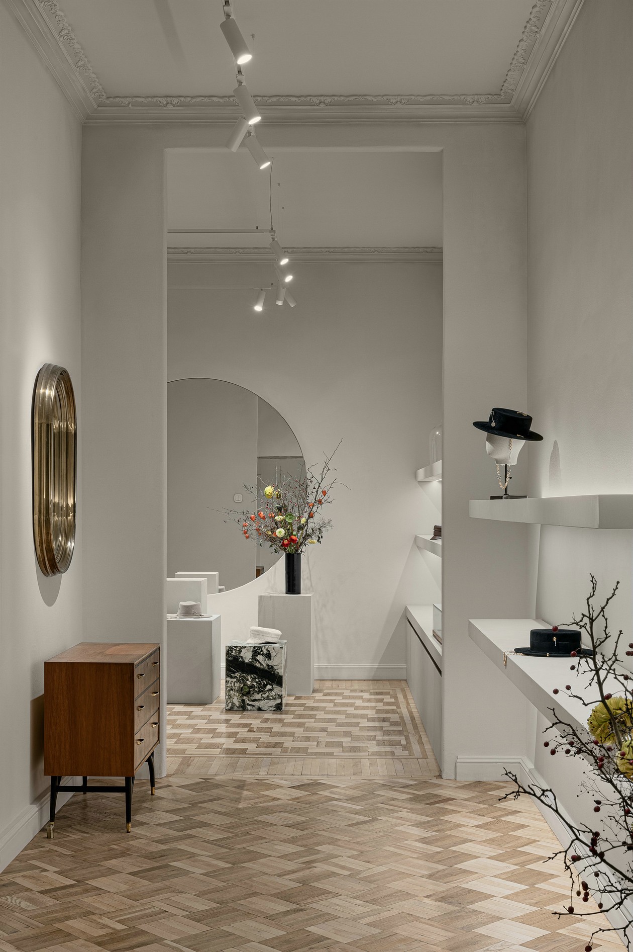 乌克兰基辅85㎡秀场展厅设计-24