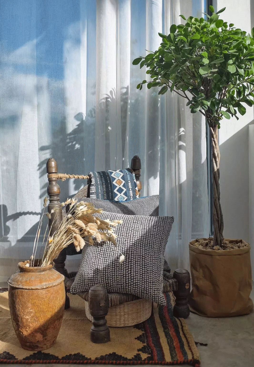 买不起房，小夫妻把牛棚改造成家，竟成300㎡大别墅还有150㎡花园菜地......-129