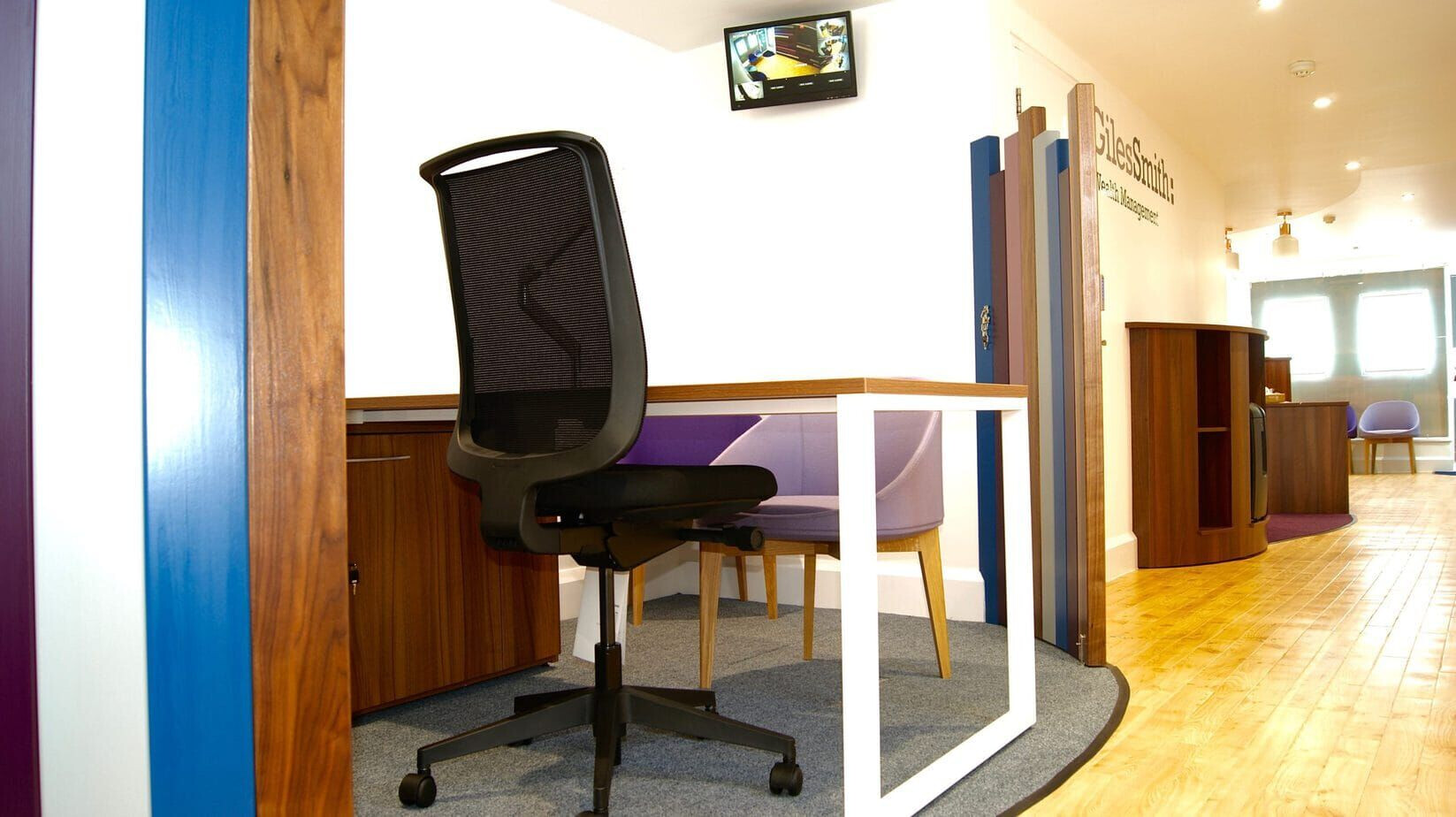 英国 Kent Reliance 银行旗舰店 · 150 年历史的精致翻新-24