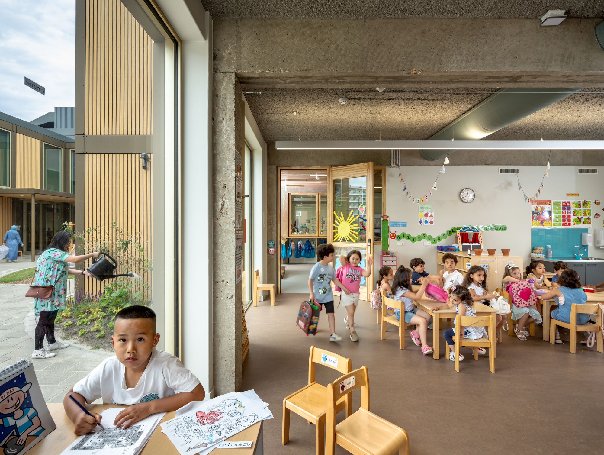 De Wereldburger Amsterdam Elementary School / Moke Architecten-22