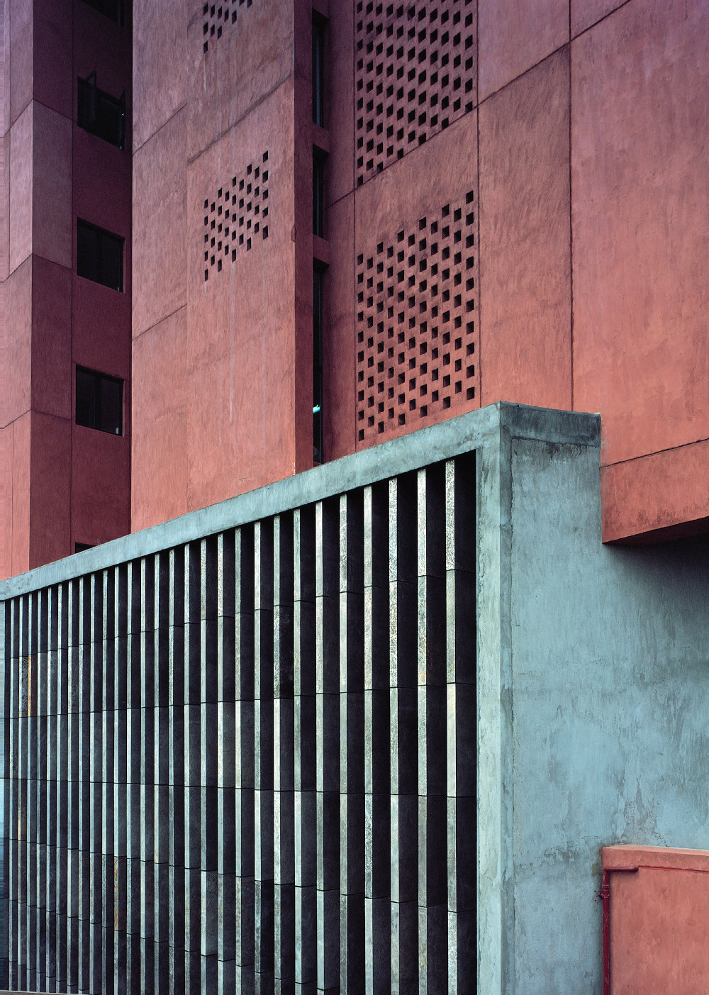 四川美术学院雕塑系大楼丨中国重庆丨刘家琨-12