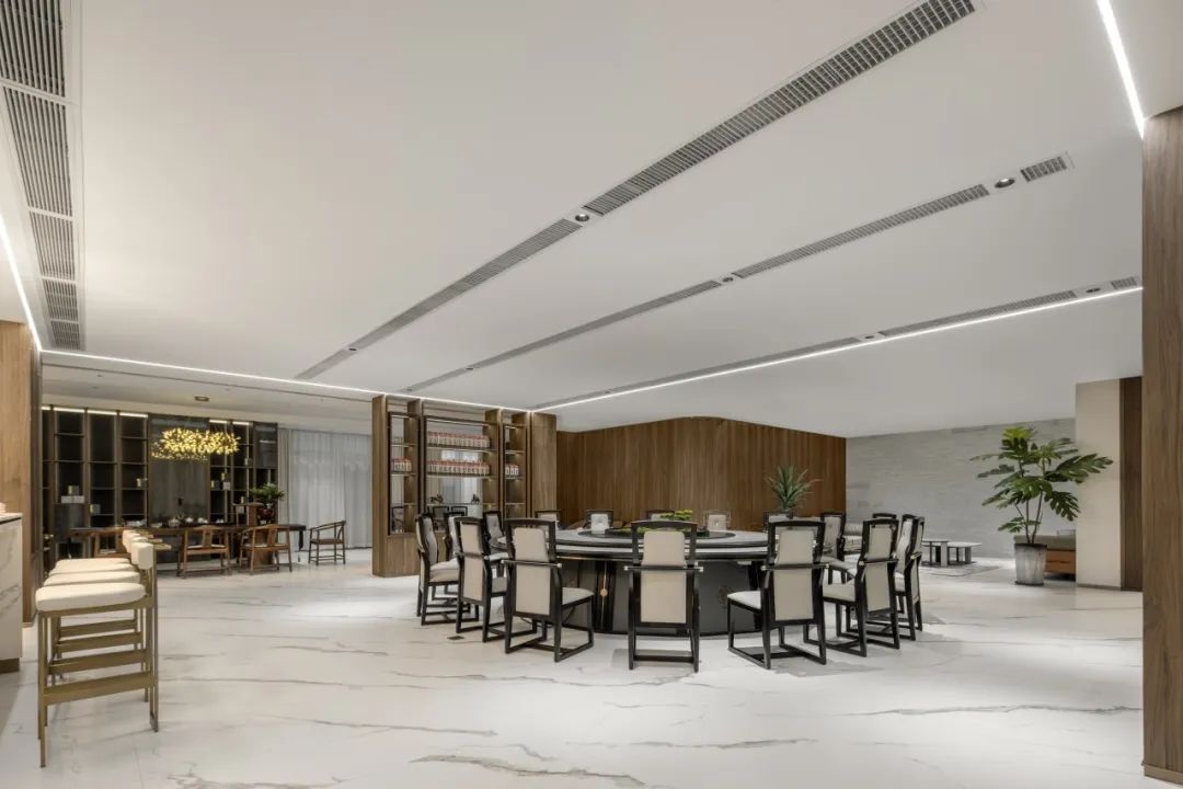 现代简约与自然共生的独栋别墅设计丨艺鸿装饰-37