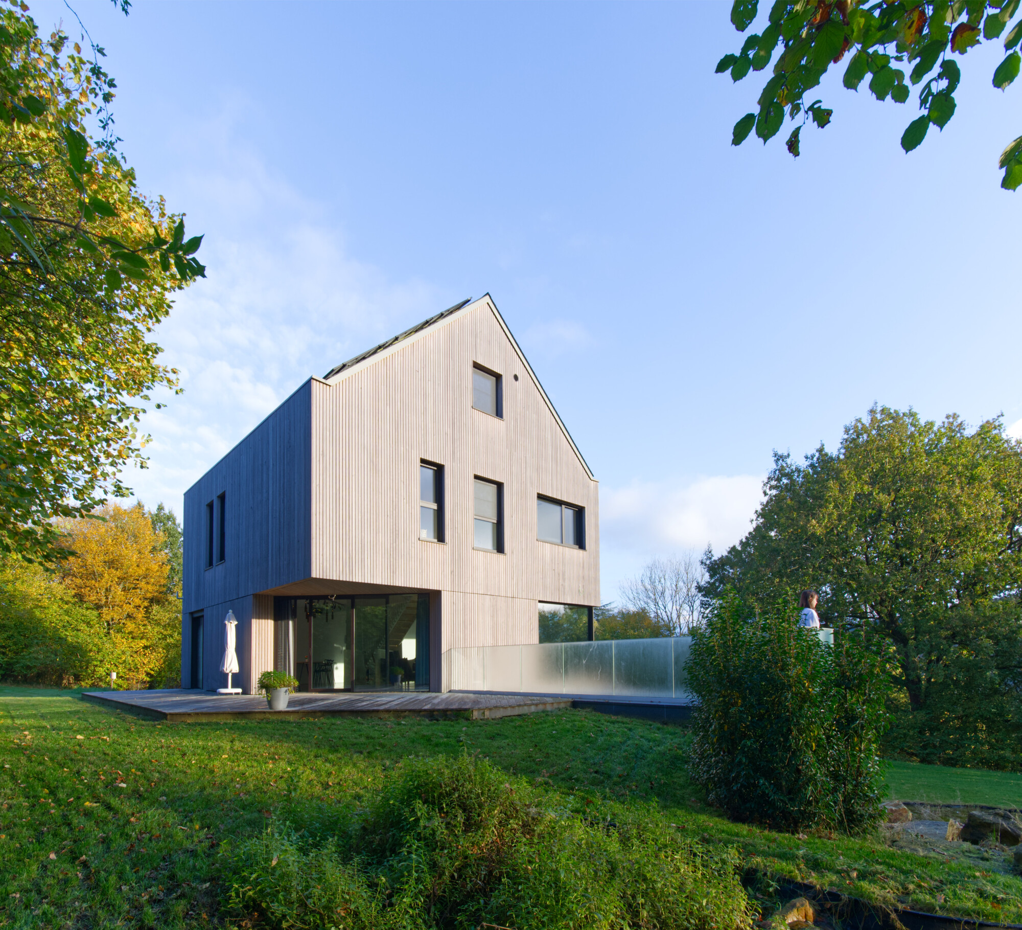 House in Mormont / Jahnke-Ledant Architects-37