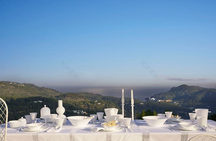 "Zara Home 2017 春夏系列 | 海滨西班牙别墅的蓝白黑设计灵感"-11