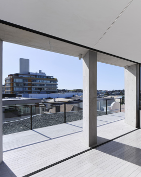 悉尼邦迪海滩的雕塑建筑 · Pipi 住宅楼丨澳大利亚悉尼丨Smart Design Studio