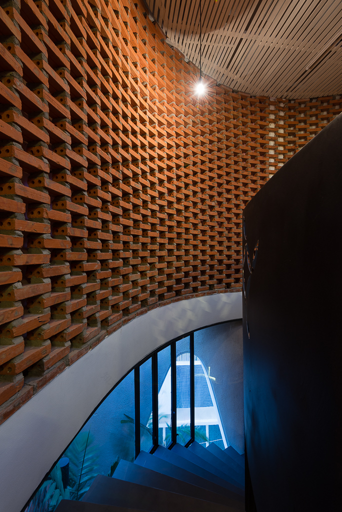 LIB 图书馆之家 | 绿意盎然的书香空间-18