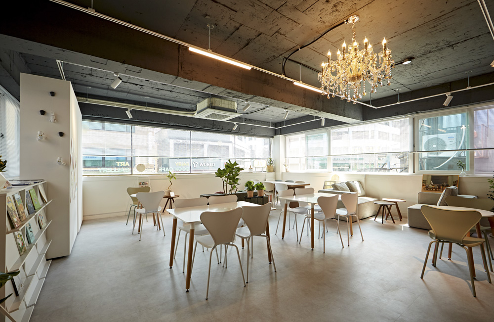 极简主义的 30 平米咖啡馆 | 韩国设计师的室内设计杰作-9
