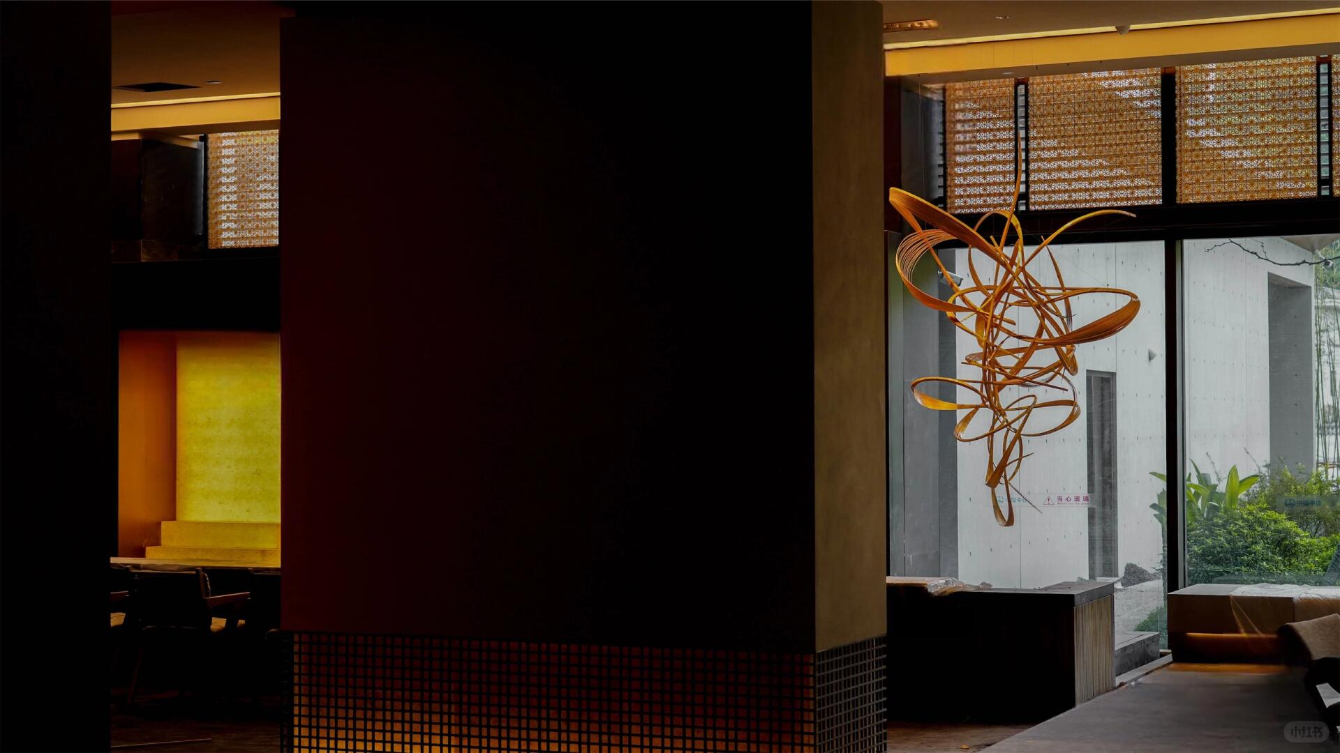 用竹书写禅意,风和雾的轨迹 · 酒店装置艺术《风袖牵岚》-19