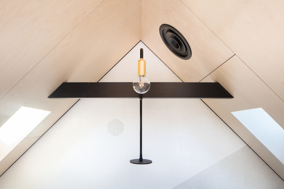 Acute House(锐利屋)-65