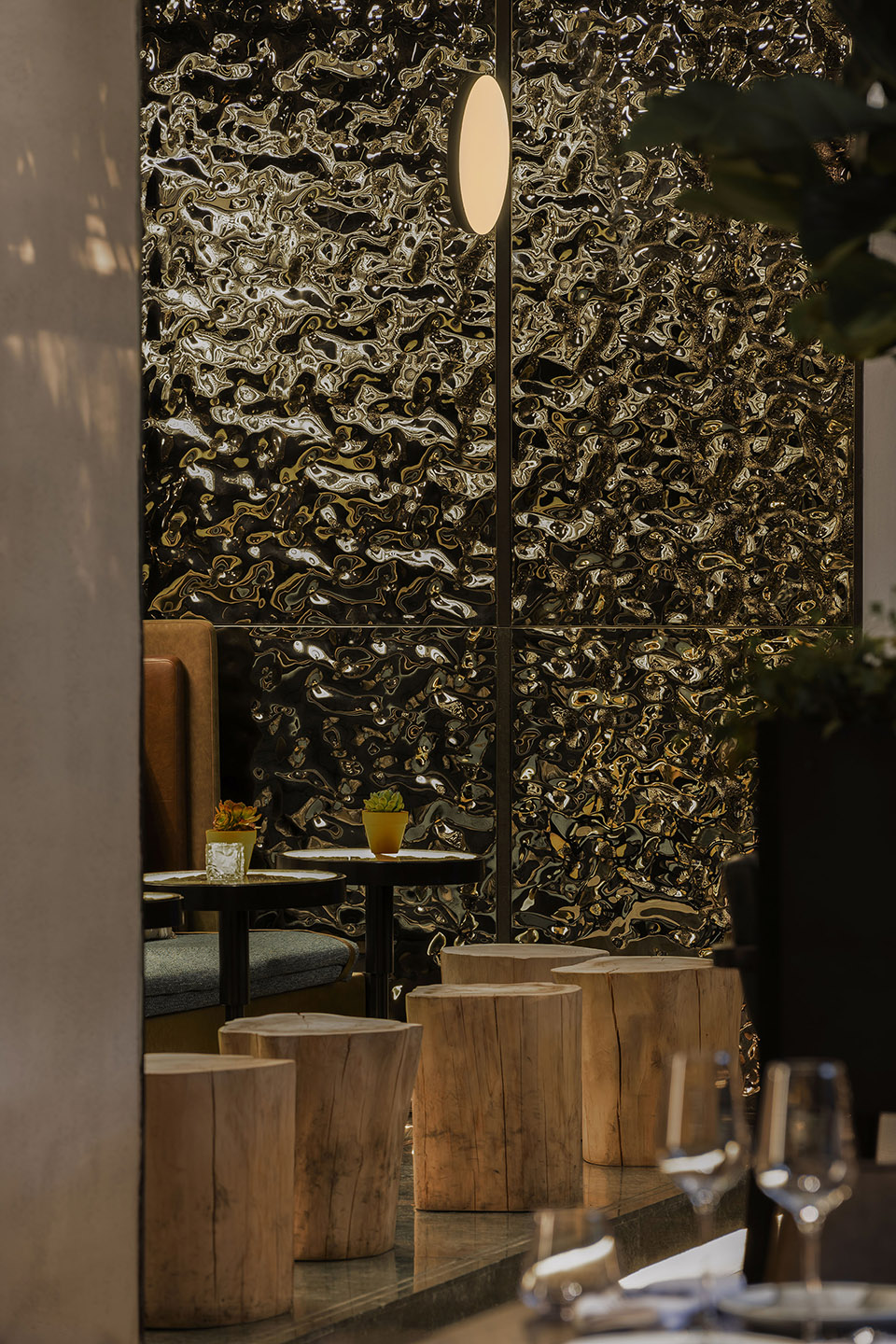 RooMoo · 延续场地特色,打造自然的用餐环境丨中国上海丨上海黑泡泡建筑装饰设计工程有限公司-20