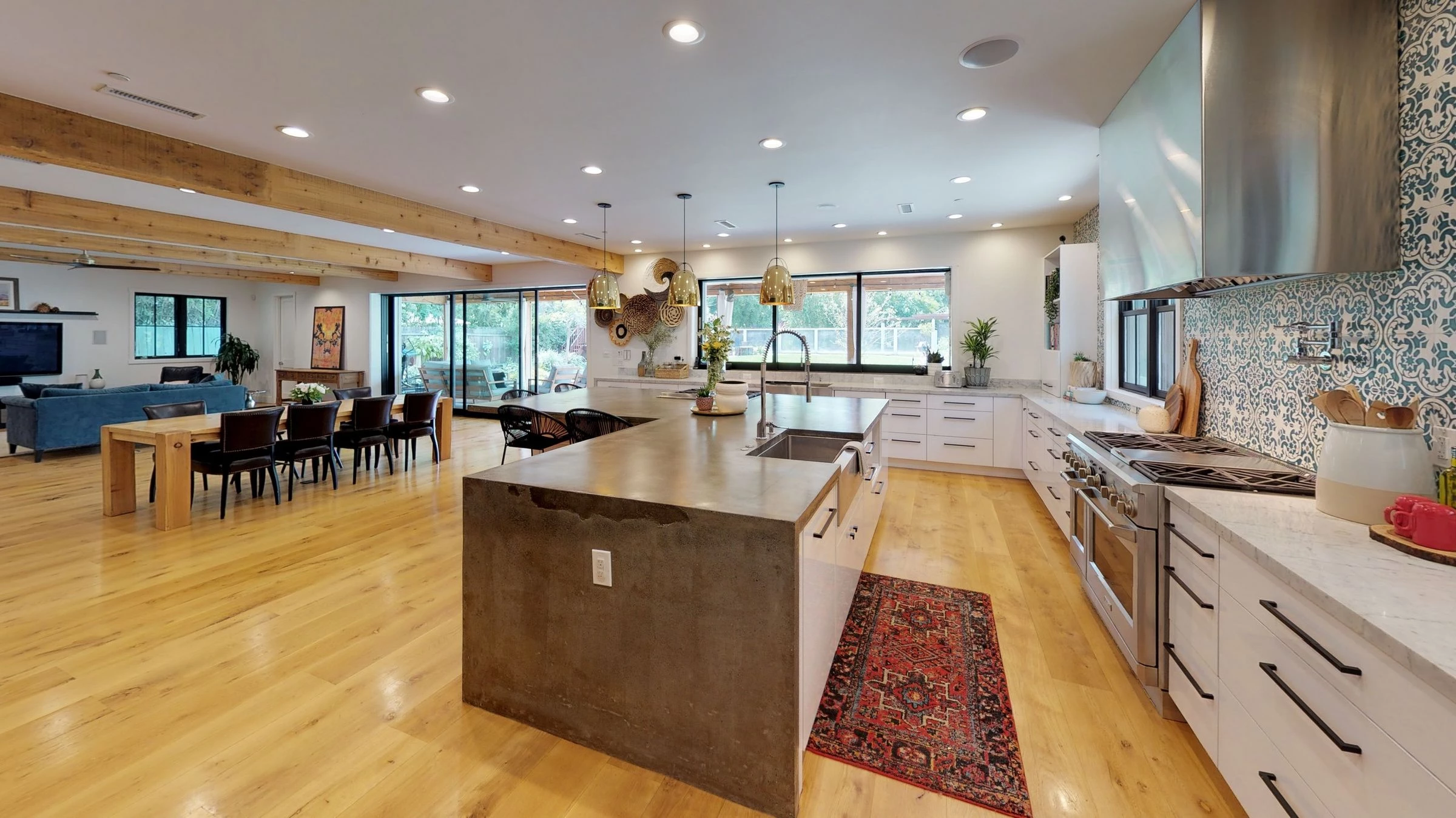 加州阳光下的现代农舍之家-19