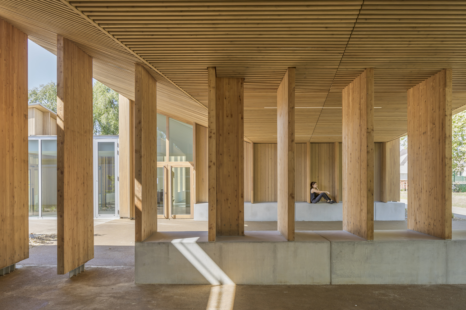 法国 Conflans-Sainte-Honorine 休闲中心与小学扩建项目-11