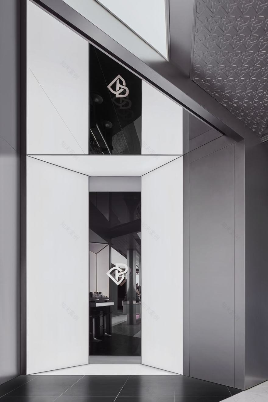 完美日记杭州湖滨in88旗舰店,店铺延续了品牌的不受限制的美 - 米尚丽零售设计网 MISUNLY- 美好品牌店铺空间发现者-6