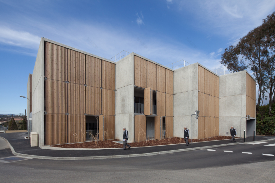 融合绿意的法国 Mouans·Sartou· 社会住宅与商铺设计-41