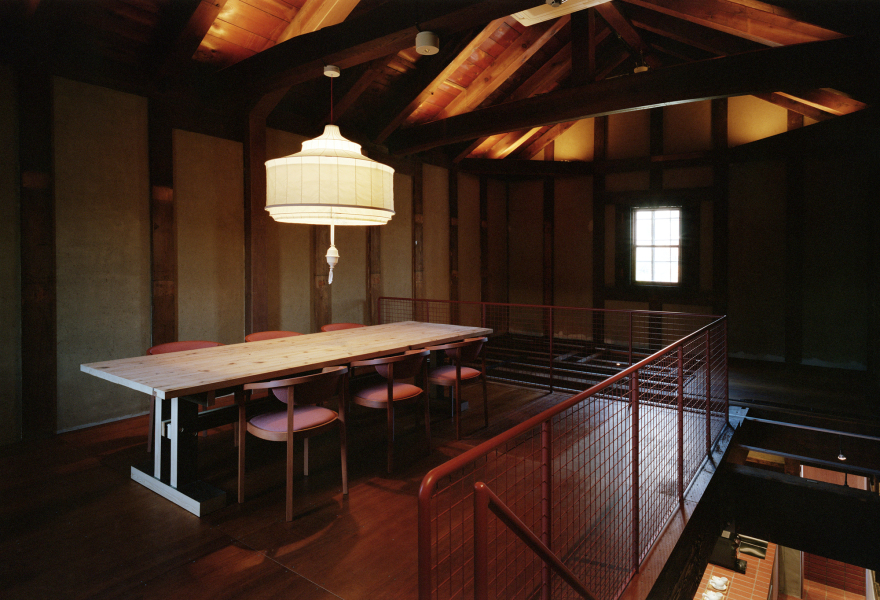 穿越時空的甜蜜滋味:長坂常改造函館百年老店「千秋庵總本家」,紅磚咖啡館的日西合璧 | FAM-13