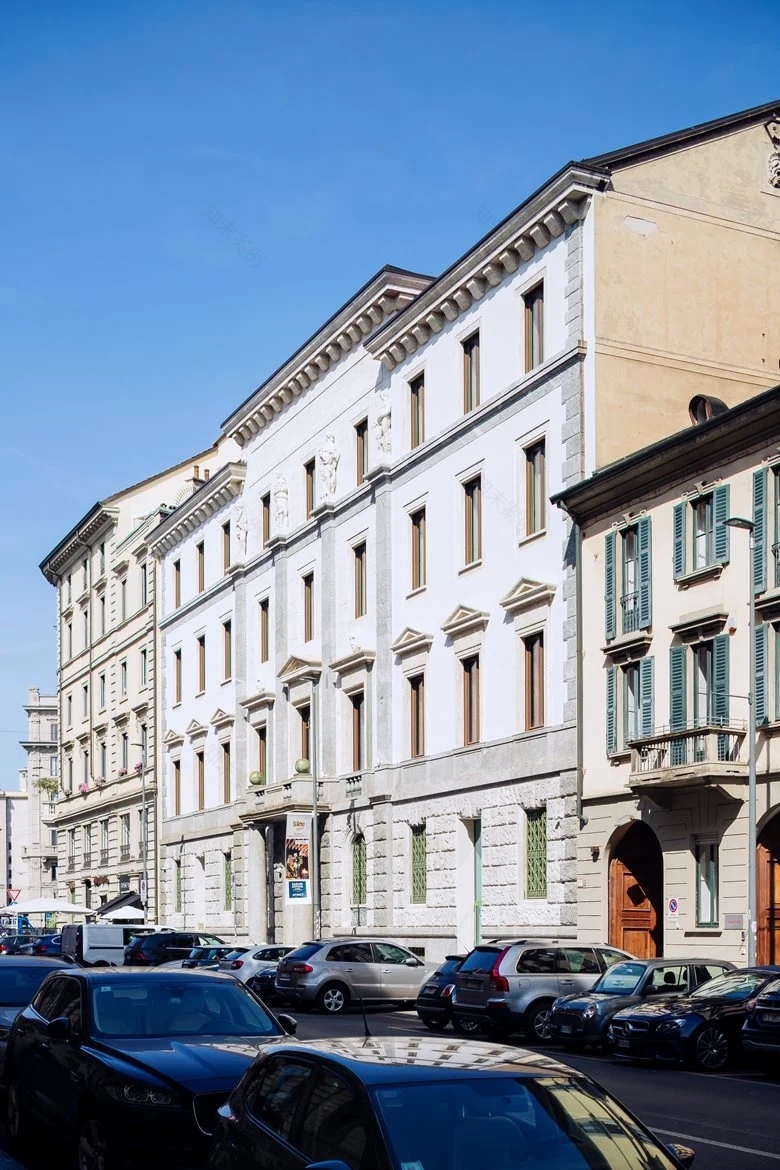 历史上预存和当代目标之间调和的银行办公室设计丨阿方索 费米亚及其工作室(戈者设计)-38