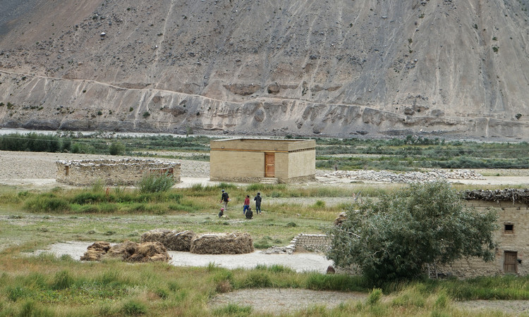 Tanpo Solar School  Csomas Room Foundation-1
