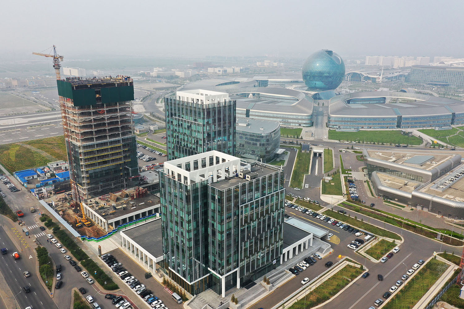 努尔苏丹的现代艺术商务中心·Aura-9