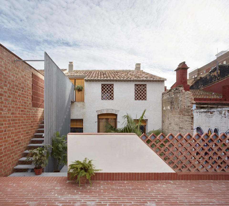 历史街区的活力新生 | El Cabanyal 住宅翻新-46