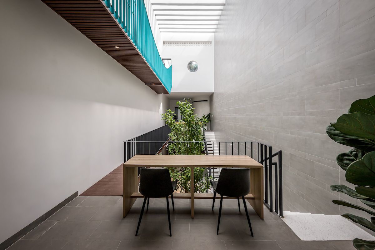 绿色桥梁连接多世代家庭-31