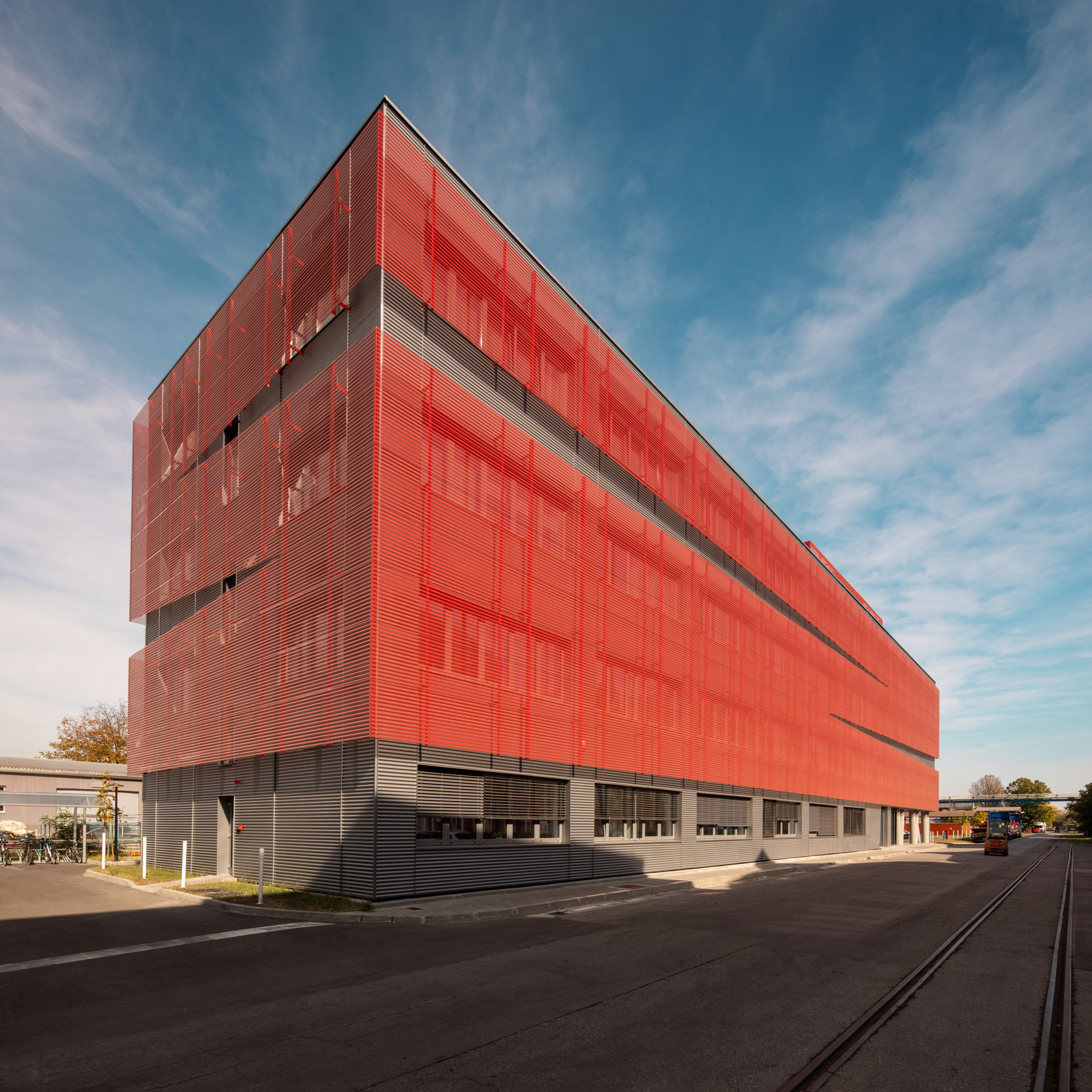 克罗地亚 Slavonski Brod 工业区办公楼-14