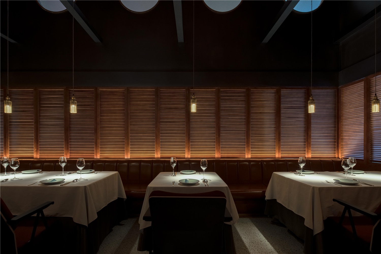 船舱里的干式熟成牛排坊 | 赵 ZHAO 空间设计解读-30